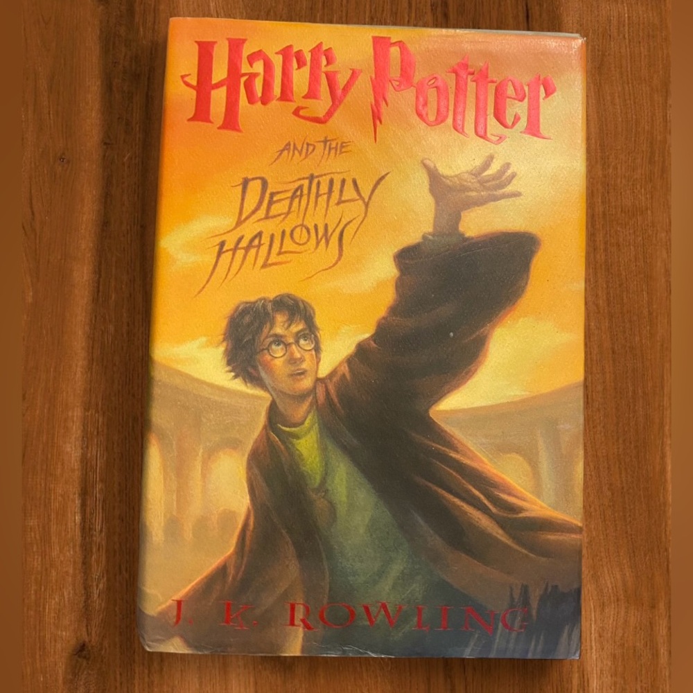 Harry Potter 7: The Deathly Hallows (J.K. Rowling)